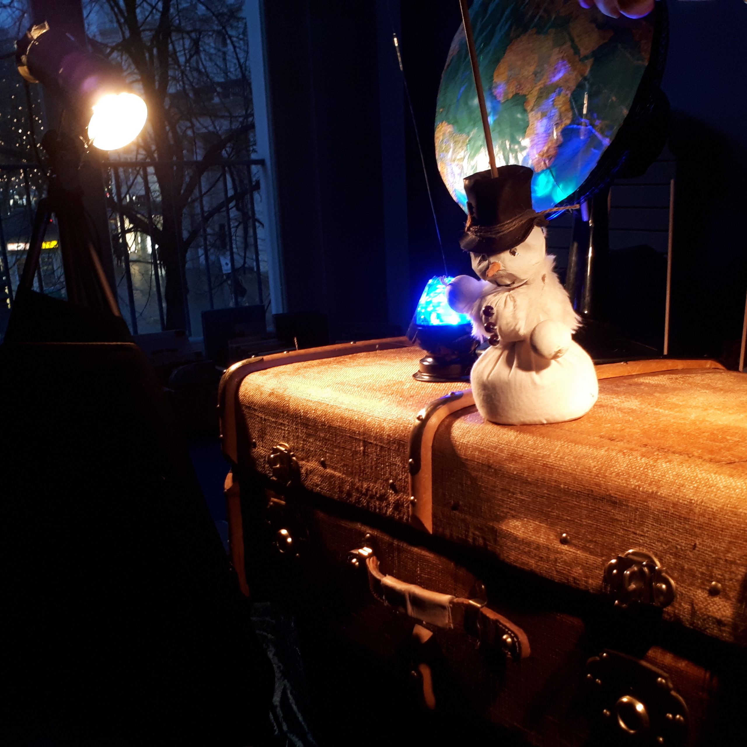 Snowman puppet show suitcase koffertheater