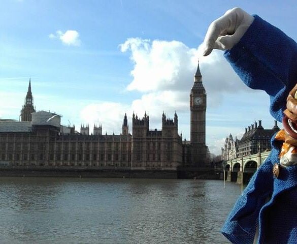 Igor pointing at the Big Ben in London