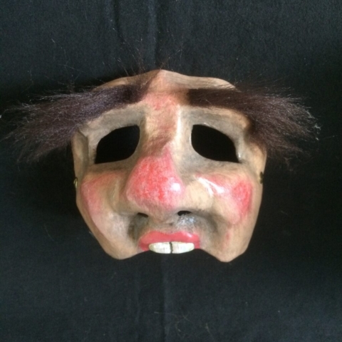 Demi-masque style comédie humaine avec sourcils bruns et petites dents